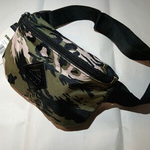 REEF Waist Belt Bag OS Olive Camo BRAND-NEW w/tags